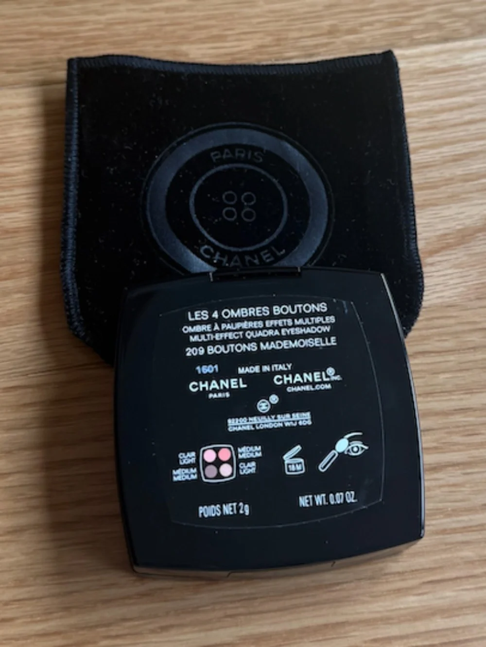 Limited Edition Chanel Les 4 Ombres Boutons Mademoiselle 209